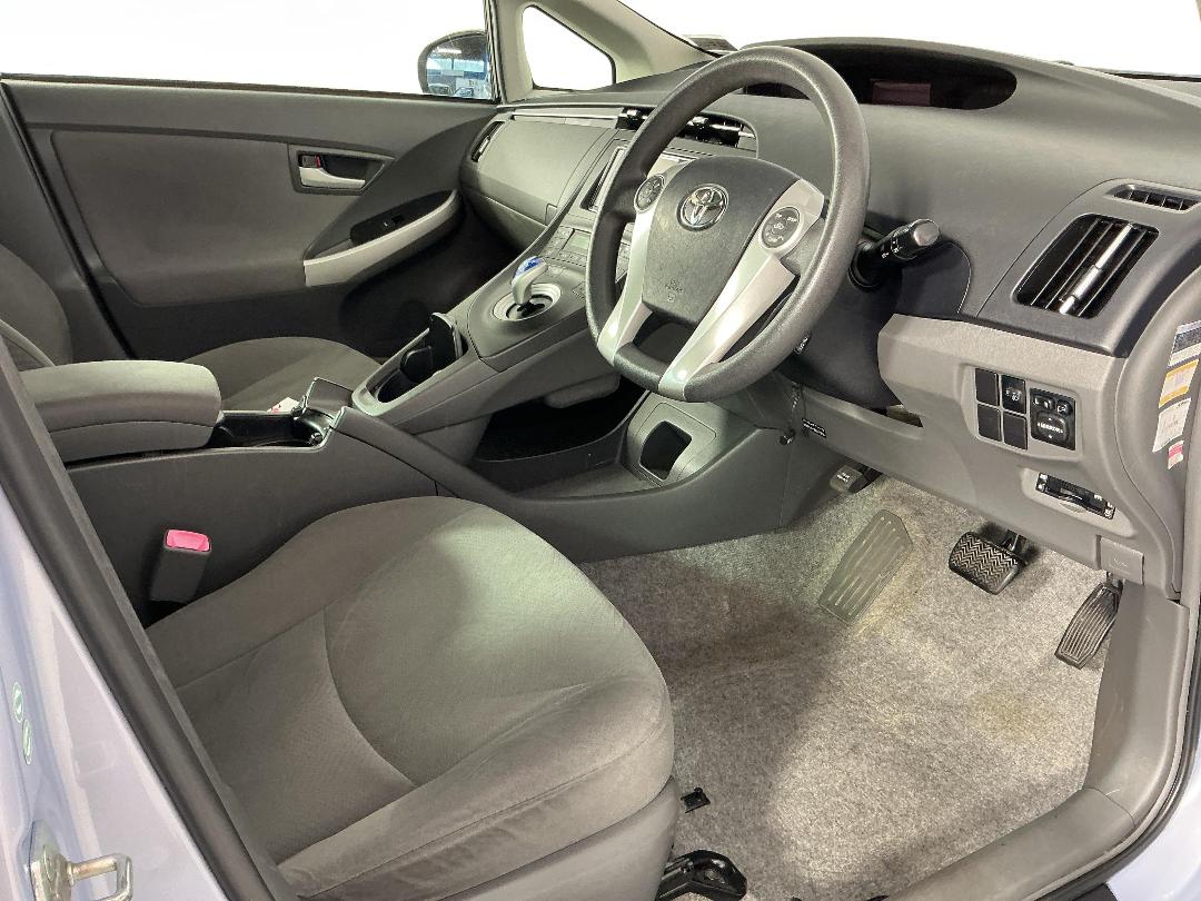 Photo '16' of Toyota Prius