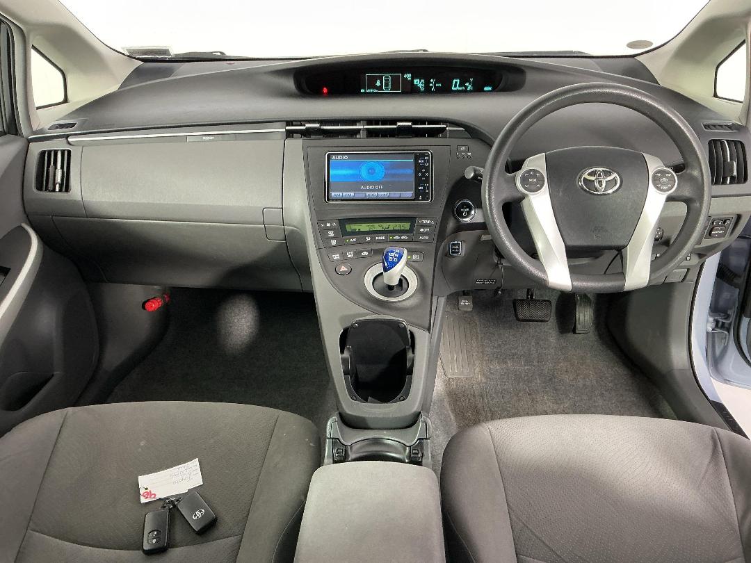 Photo '17' of Toyota Prius
