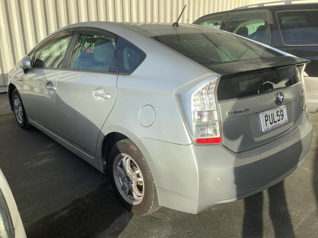 Photo '8' of Toyota Prius