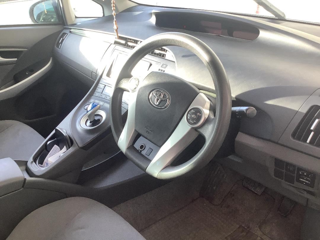 Photo '14' of Toyota Prius