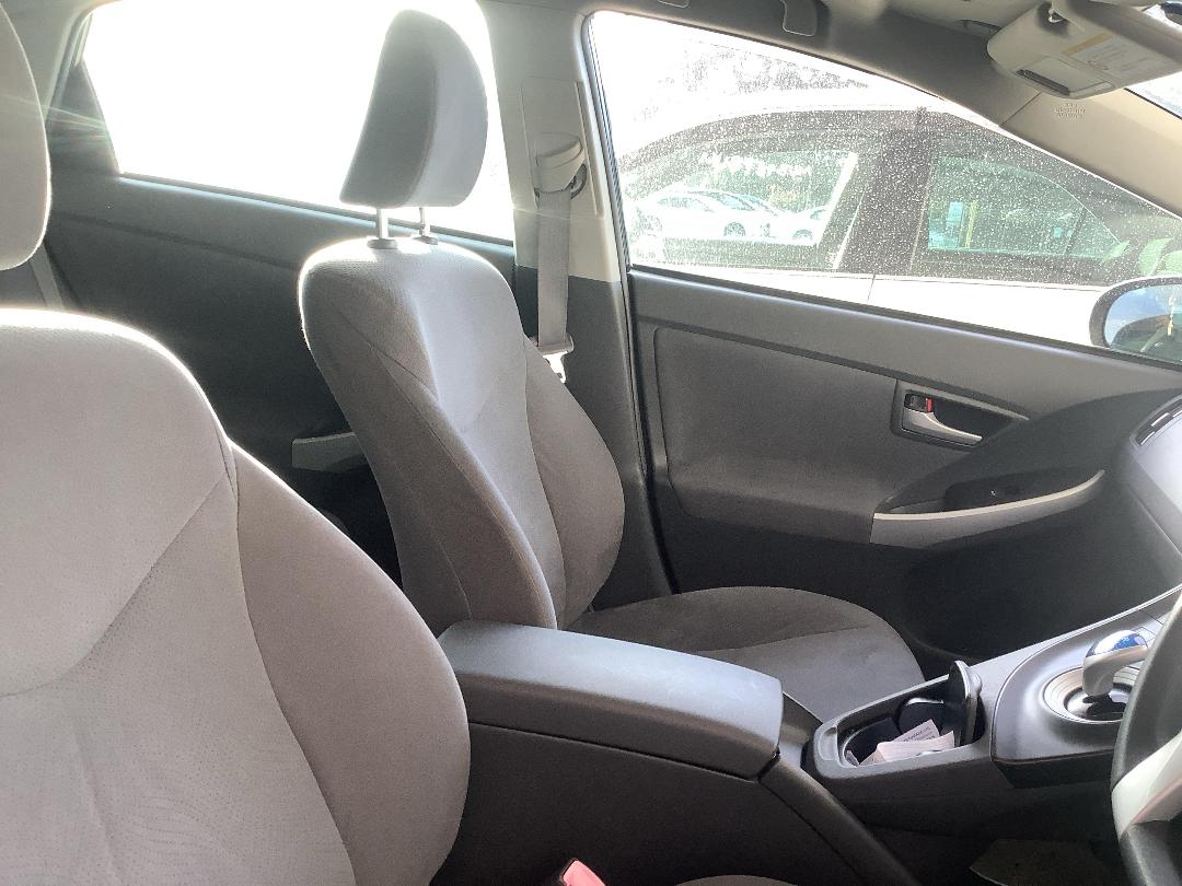 Photo '16' of Toyota Prius