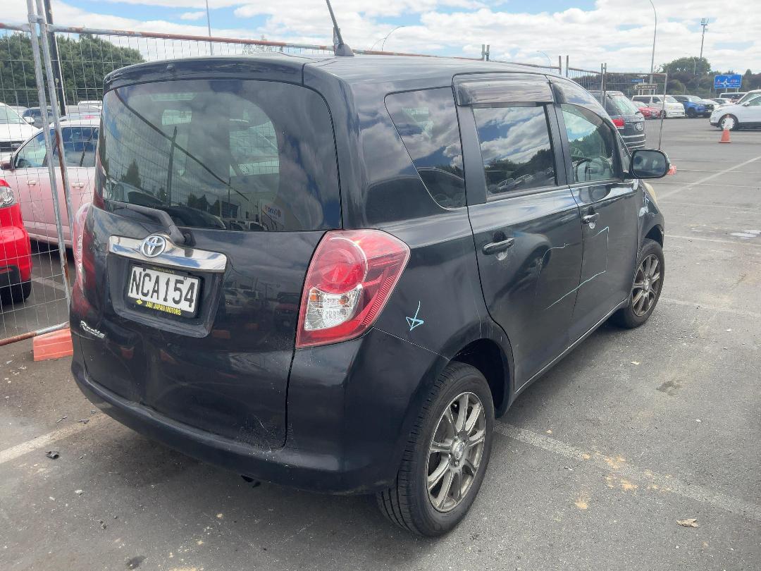 Photo '4' of Toyota Ractis