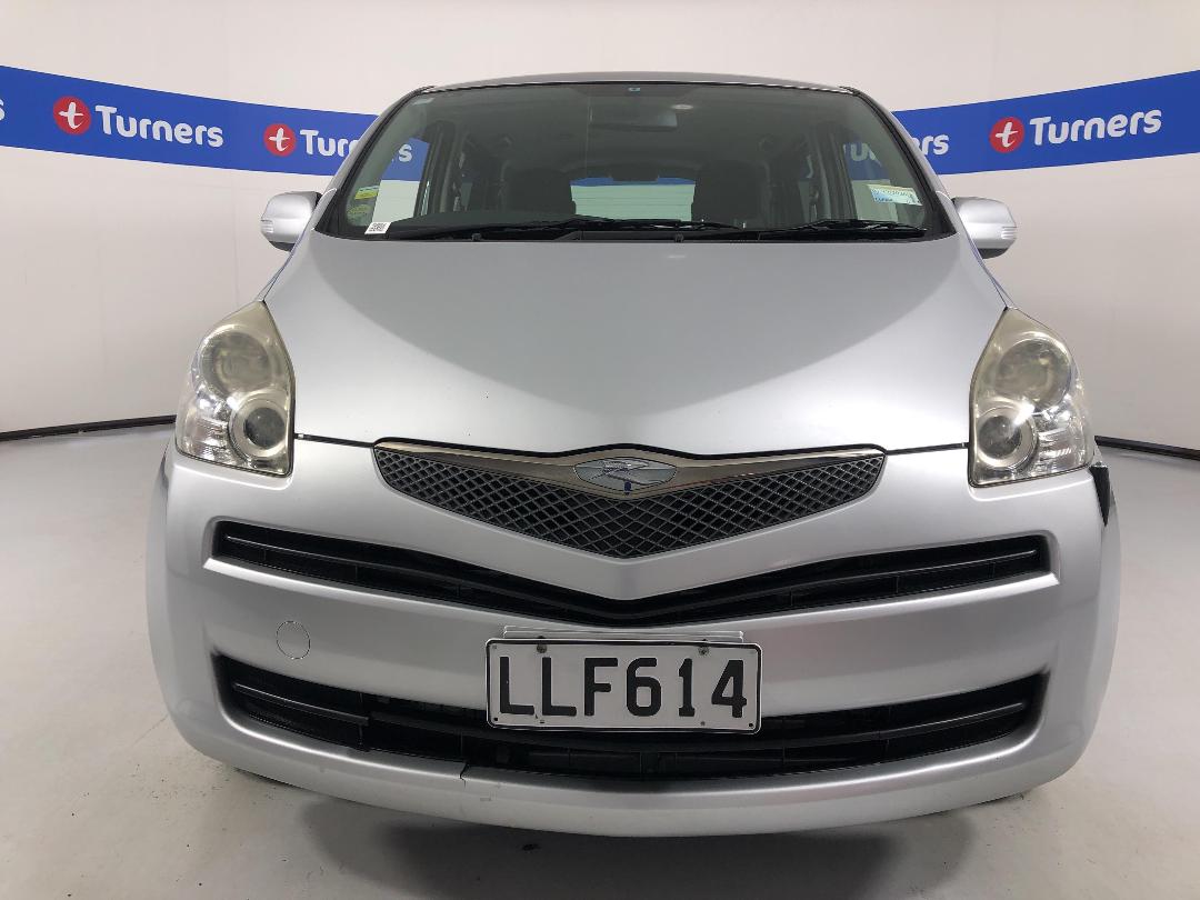 Photo '2' of Toyota Ractis Photo '2' of Toyota Ractis