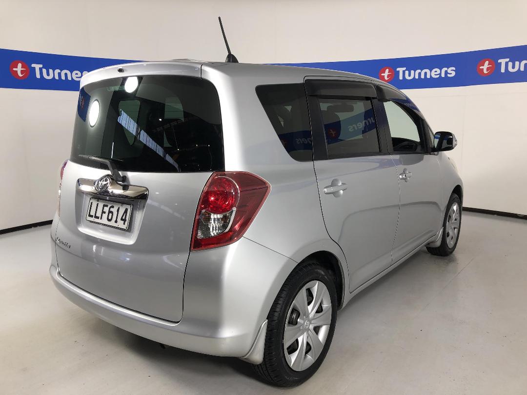 Photo '7' of Toyota Ractis Photo '7' of Toyota Ractis