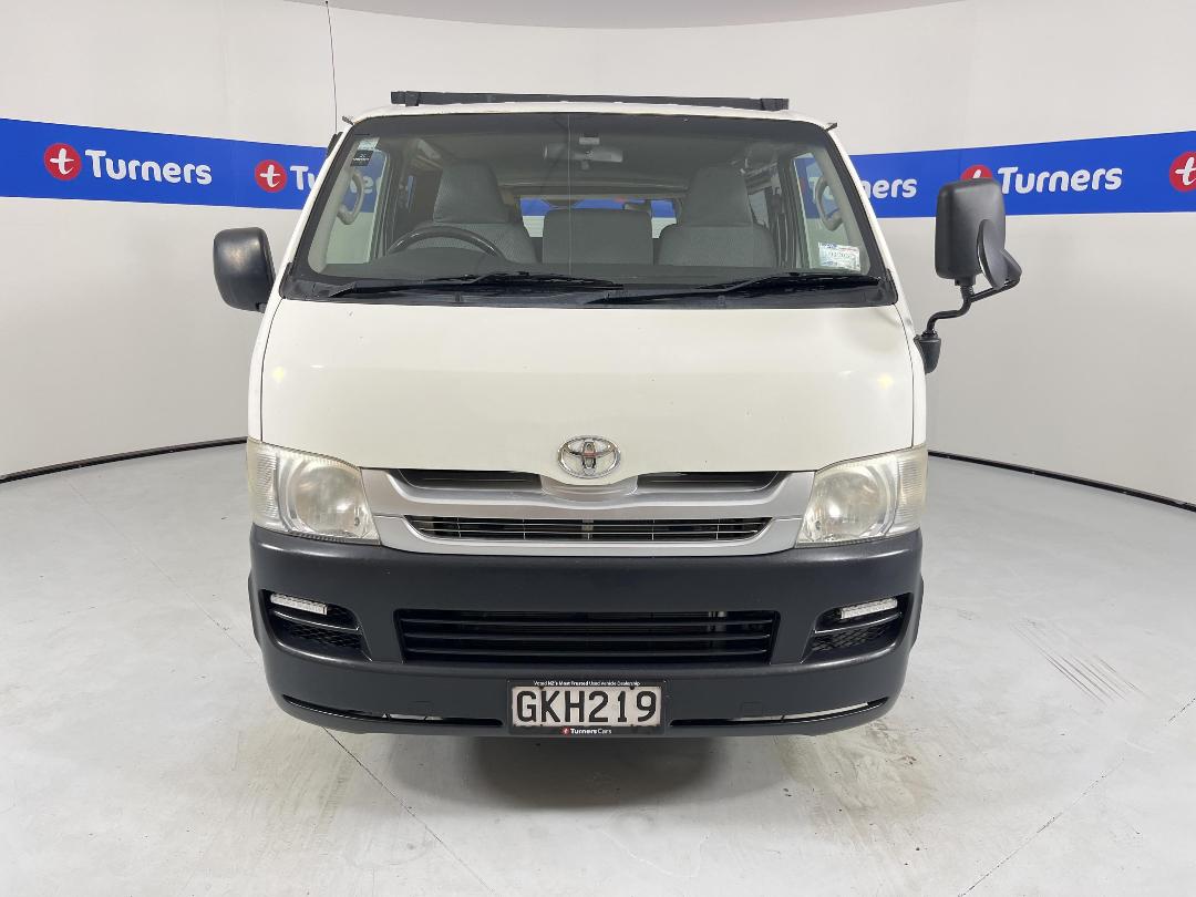 Photo '2' of Toyota Regius Photo '2' of Toyota Regius