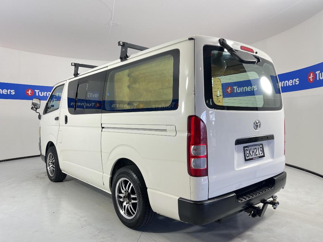 Photo '5' of Toyota Regius Photo '5' of Toyota Regius