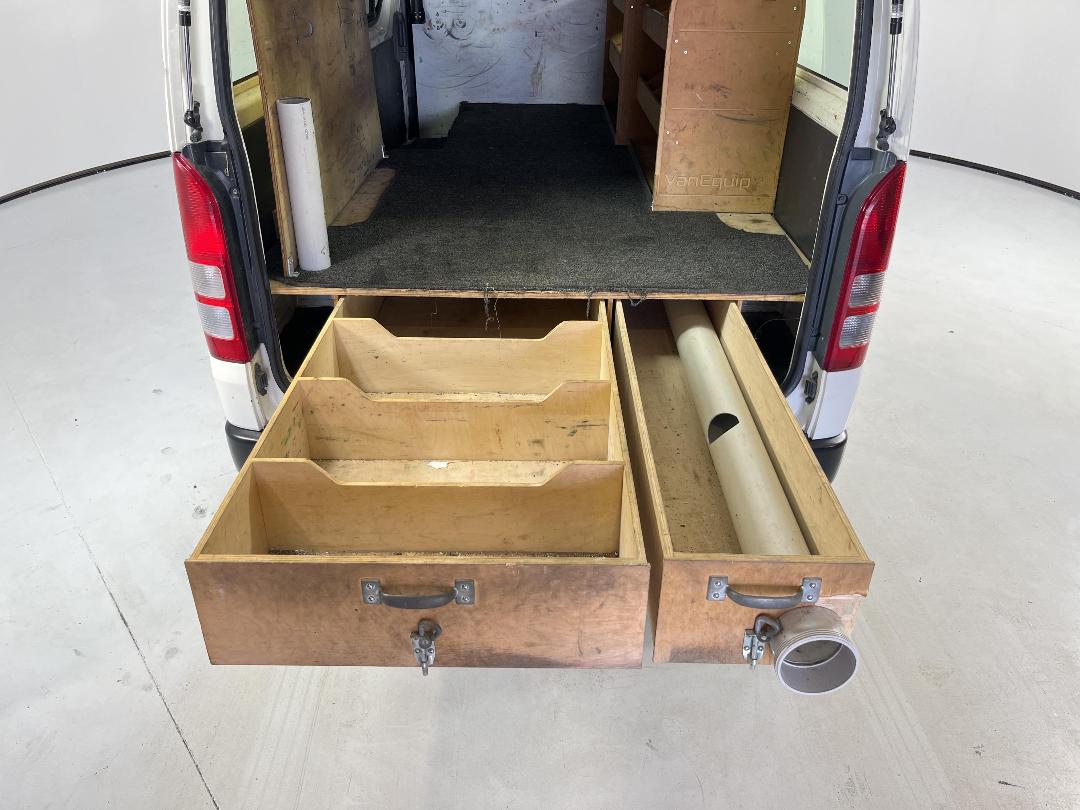 Photo '22' of Toyota Regius Photo '22' of Toyota Regius