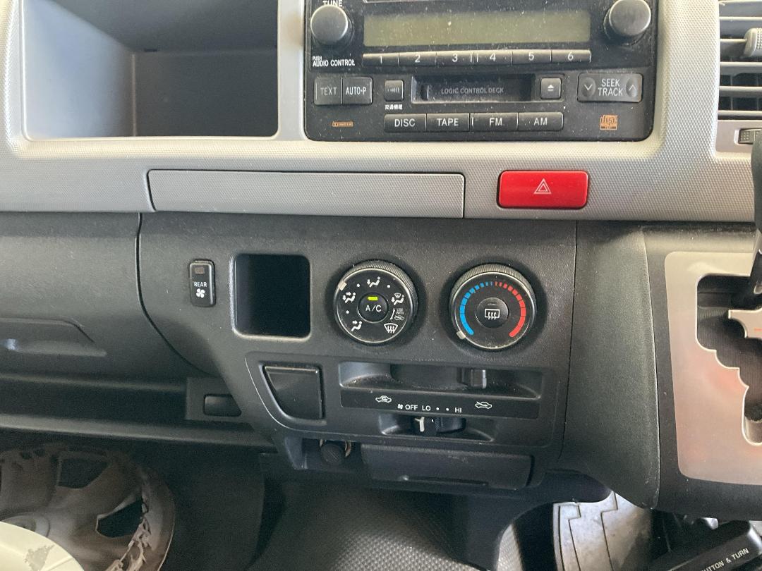 Photo '9' of Toyota Regius ACE