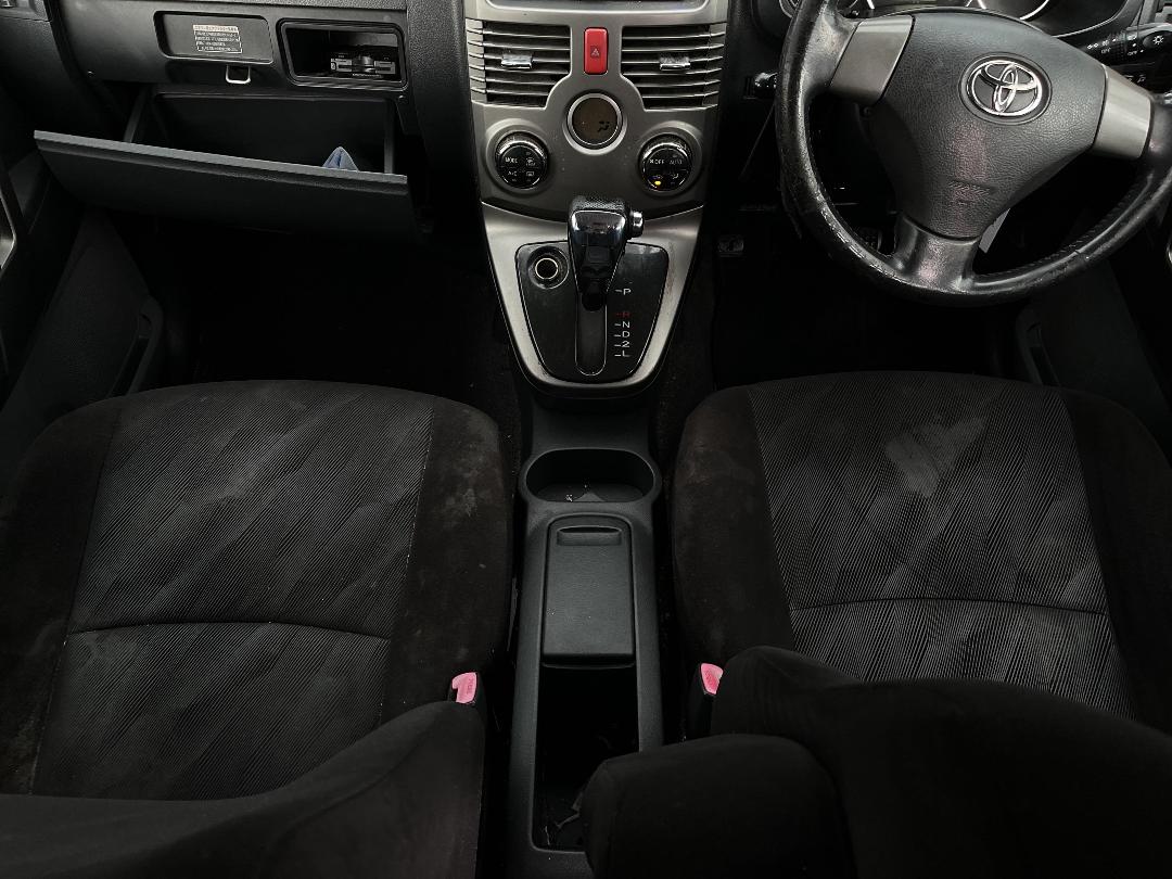 Photo '16' of Toyota Rush Photo '16' of Toyota Rush