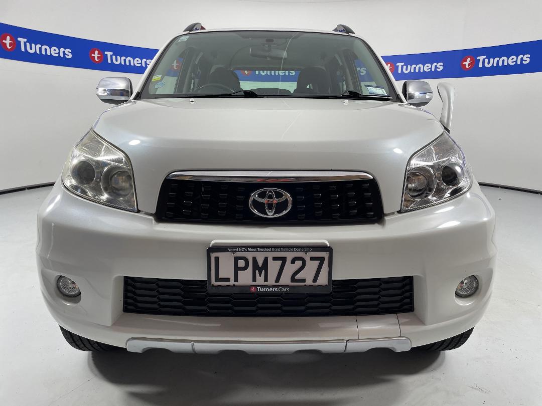 Photo '2' of Toyota Rush