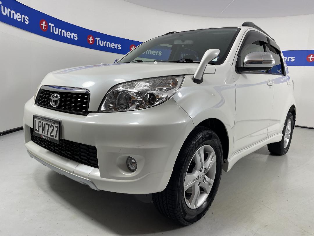 Photo '4' of Toyota Rush