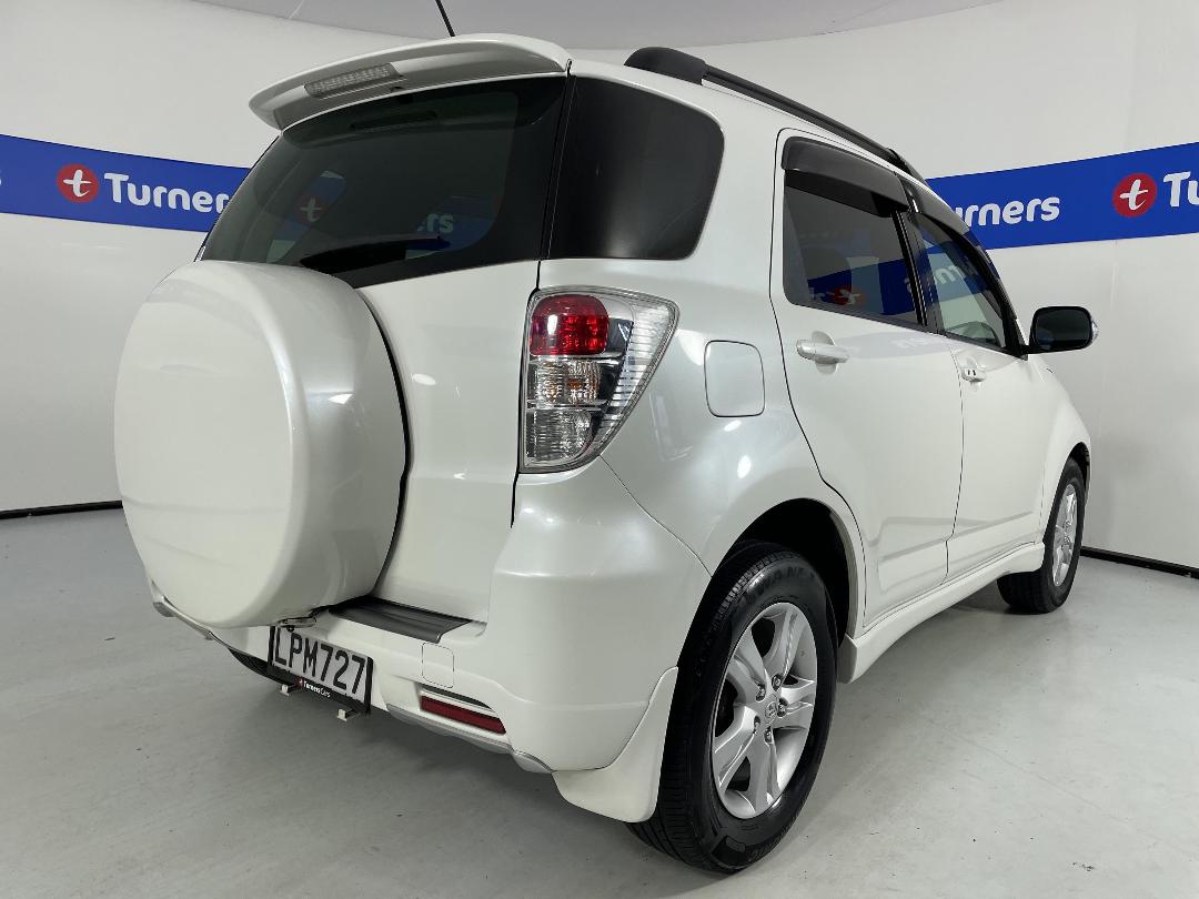 Photo '7' of Toyota Rush