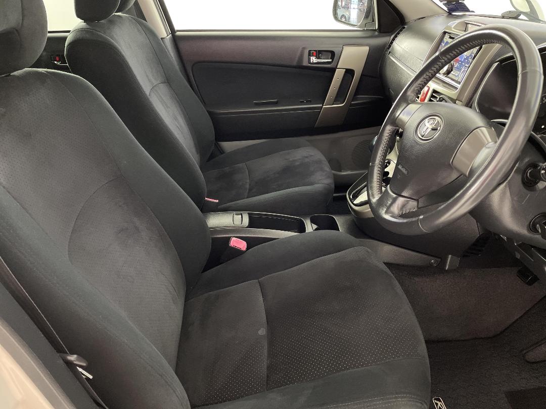 Photo '16' of Toyota Rush