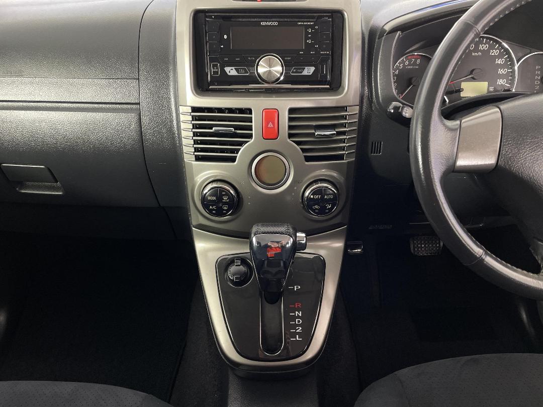 Photo '18' of Toyota Rush