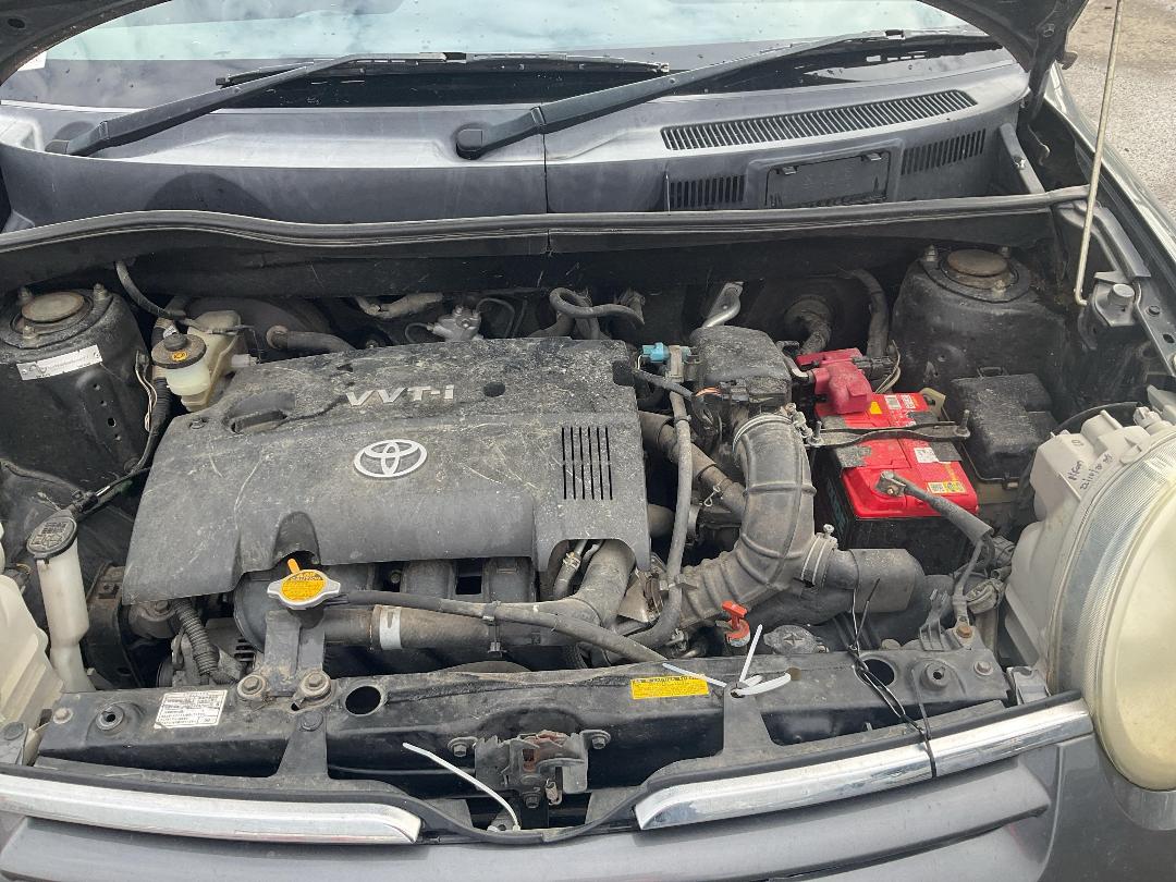 Photo '8' of Toyota Sienta Photo '8' of Toyota Sienta