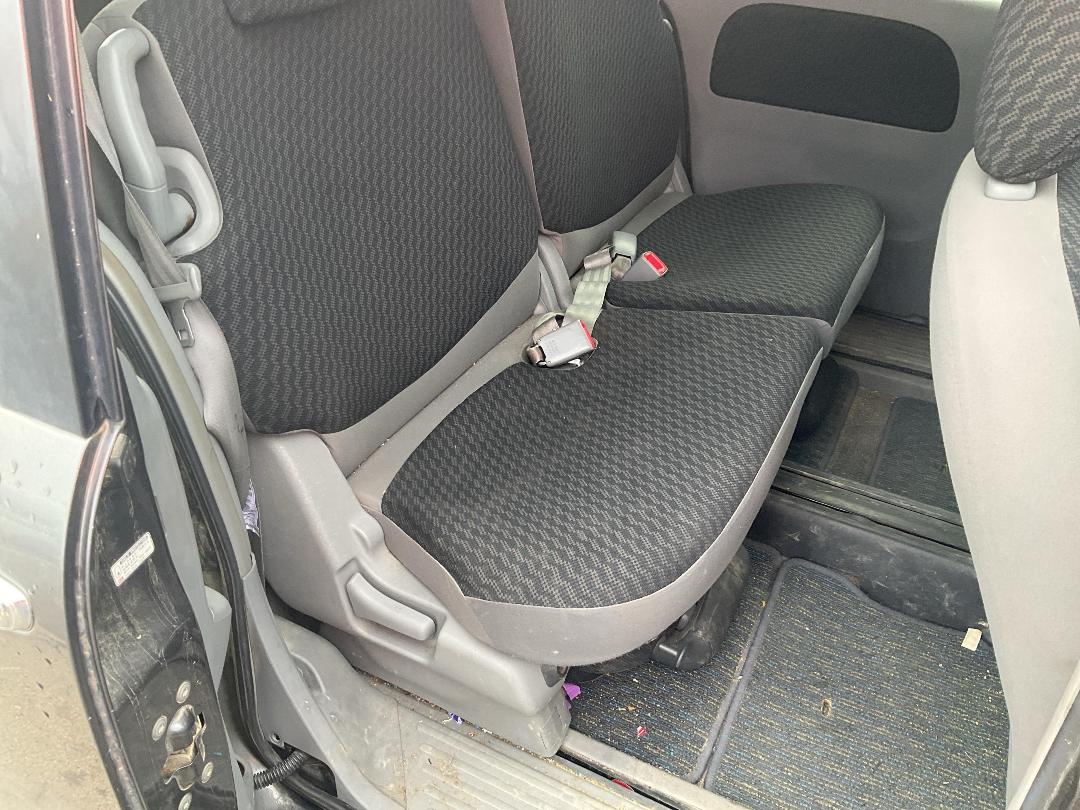 Photo '14' of Toyota Sienta Photo '14' of Toyota Sienta