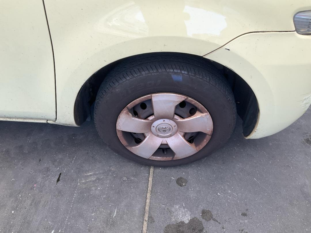 Photo '2' of Toyota Sienta