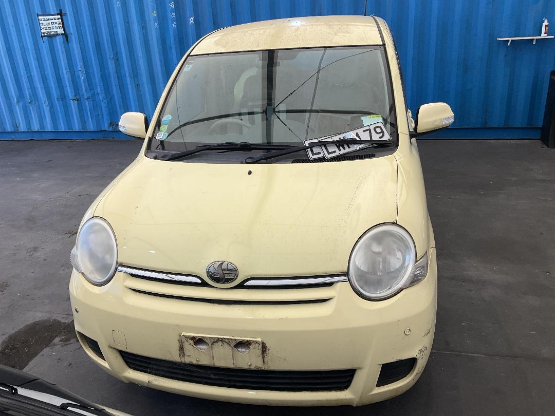 Photo '6' of Toyota Sienta