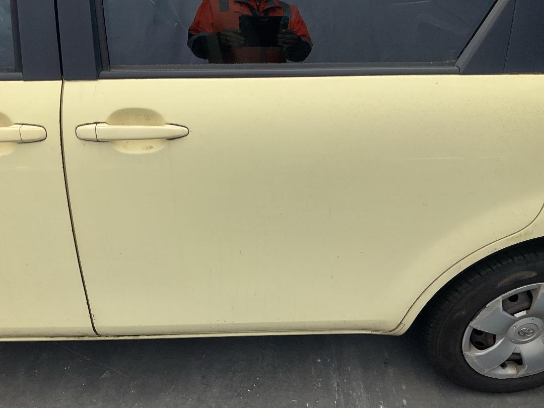 Photo '10' of Toyota Sienta