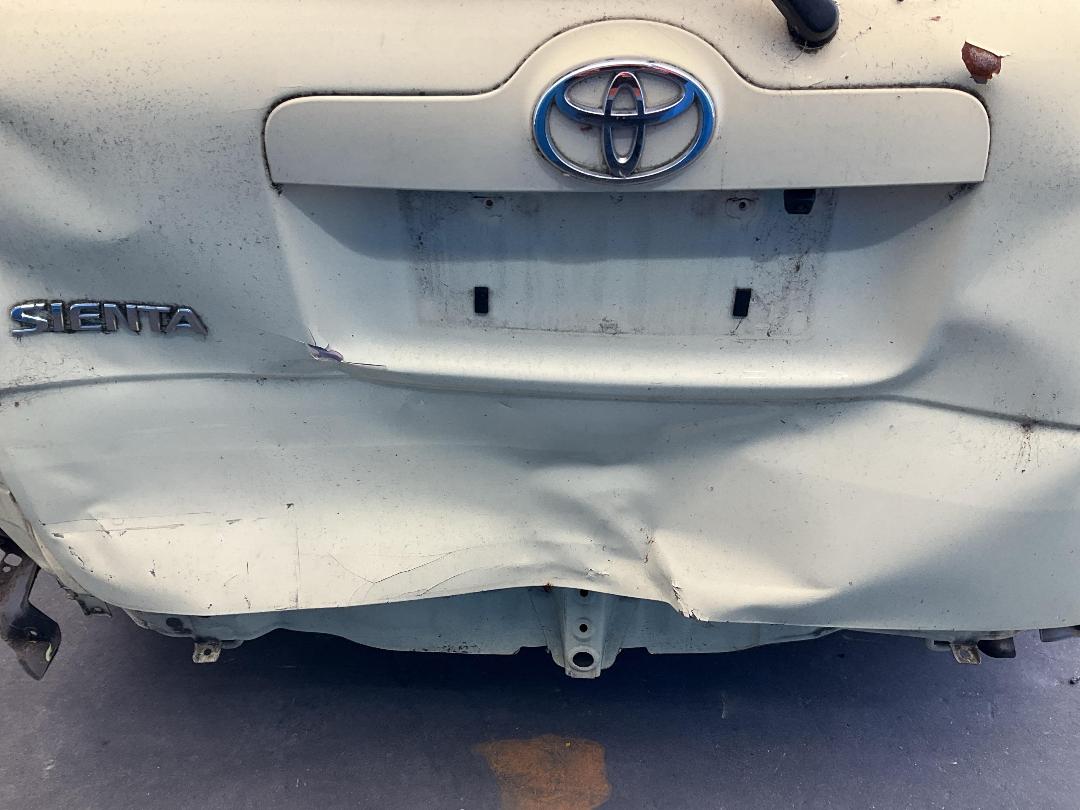 Photo '14' of Toyota Sienta