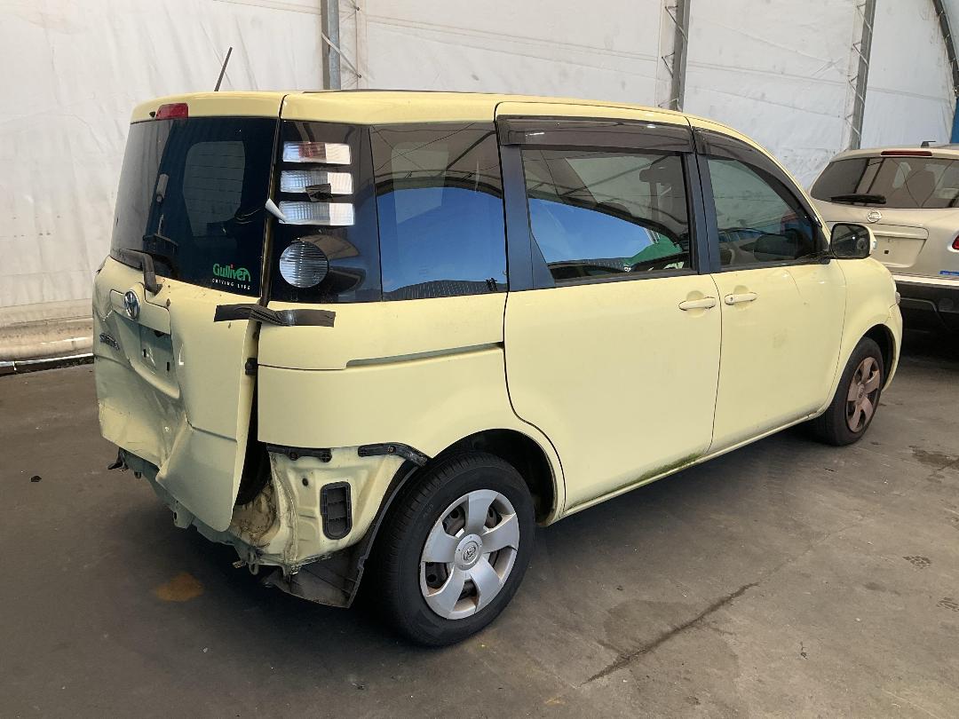 Photo '17' of Toyota Sienta