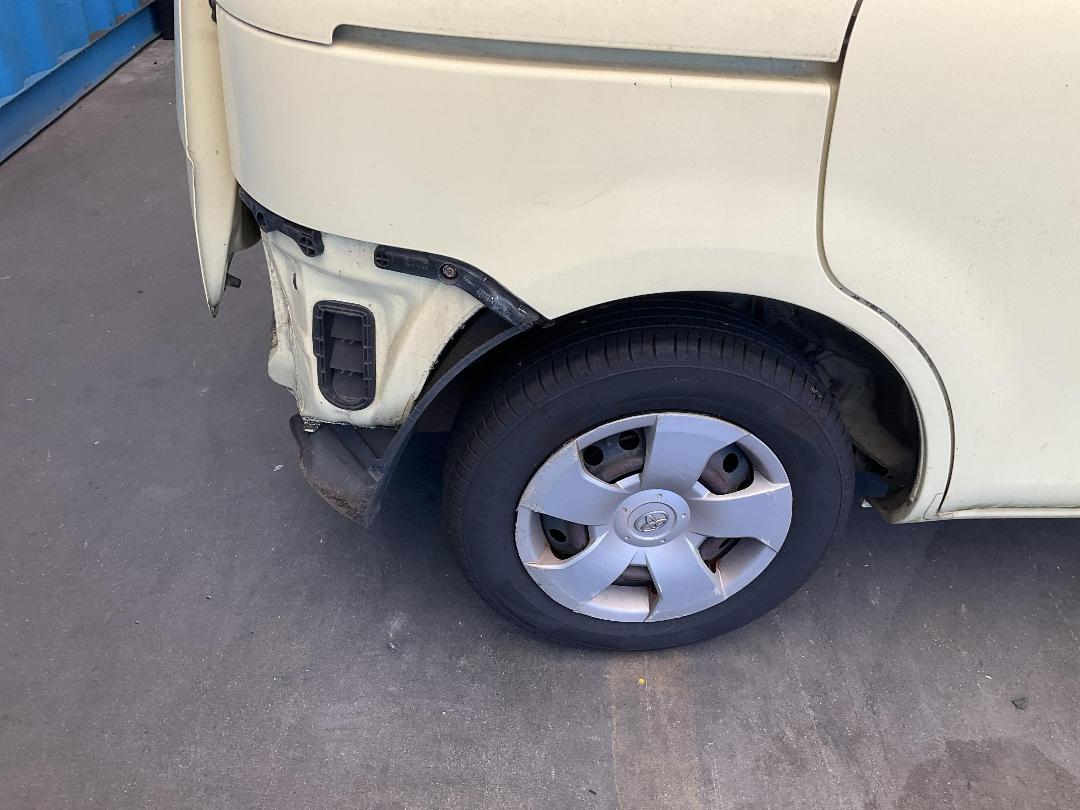 Photo '18' of Toyota Sienta