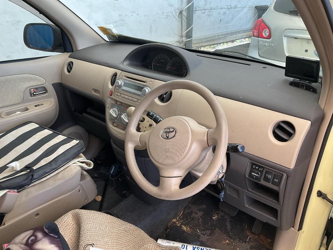 Photo '23' of Toyota Sienta