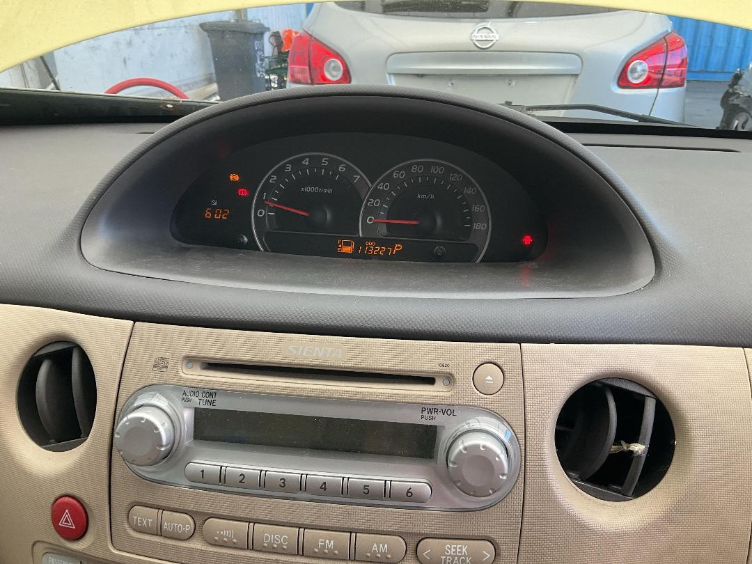 Photo '25' of Toyota Sienta