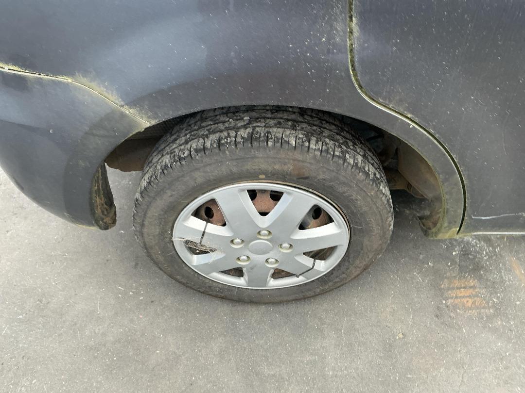 Photo '16' of Toyota Sienta