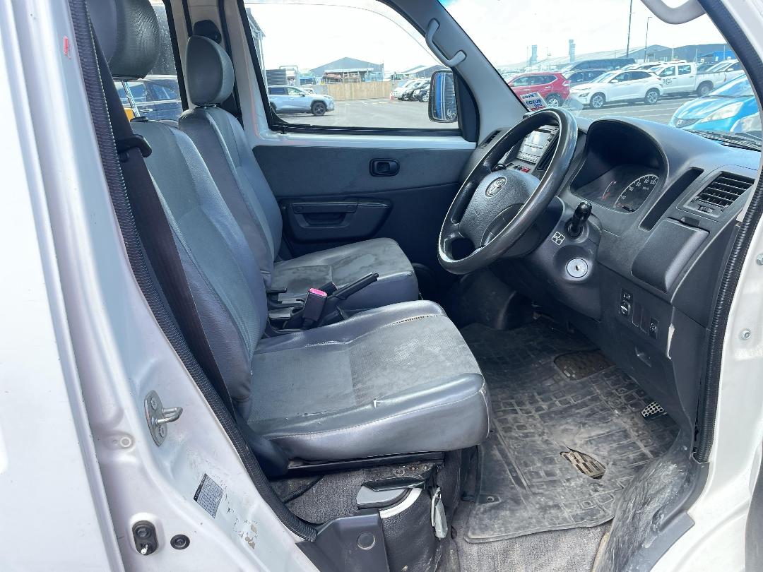 Photo '13' of Toyota Townace GL Photo '13' of Toyota Townace GL