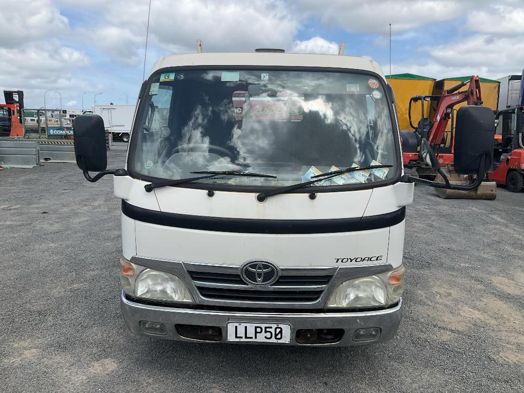 Photo '10' of Toyota Toyoace FLATDECK CRANE TRUCK Flat Deck Crane Photo '10' of Toyota Toyoace FLATDECK CRANE TRUCK Flat Deck Crane