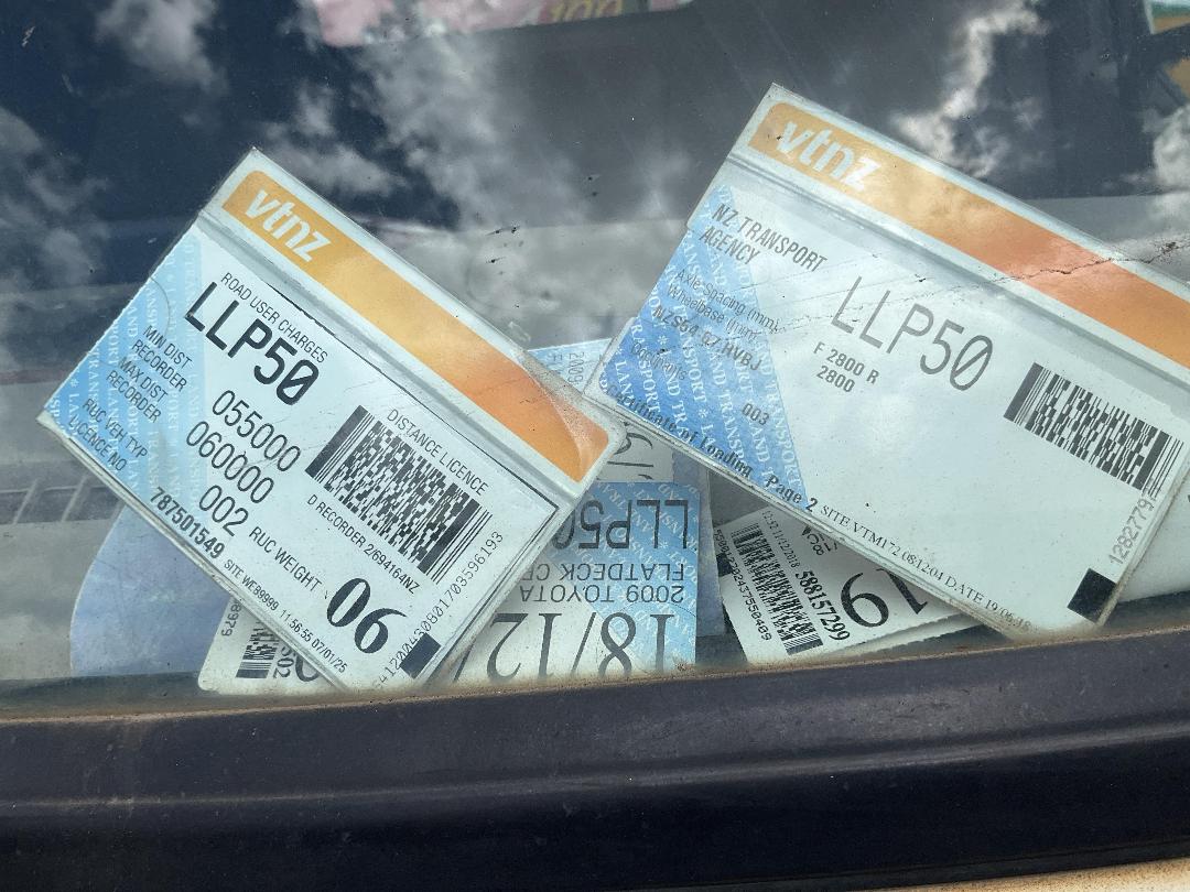 Photo '38' of Toyota Toyoace FLATDECK CRANE TRUCK Flat Deck Crane Photo '38' of Toyota Toyoace FLATDECK CRANE TRUCK Flat Deck Crane