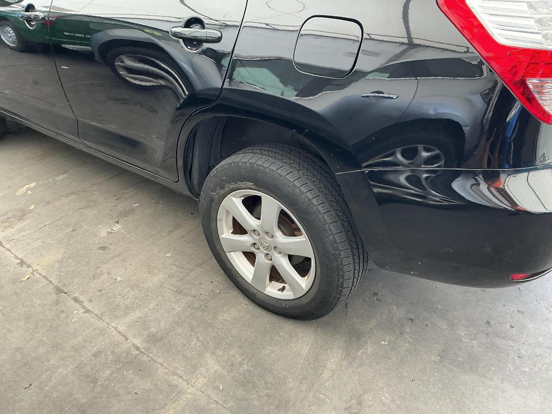 Photo '10' of Toyota Vanguard Photo '10' of Toyota Vanguard