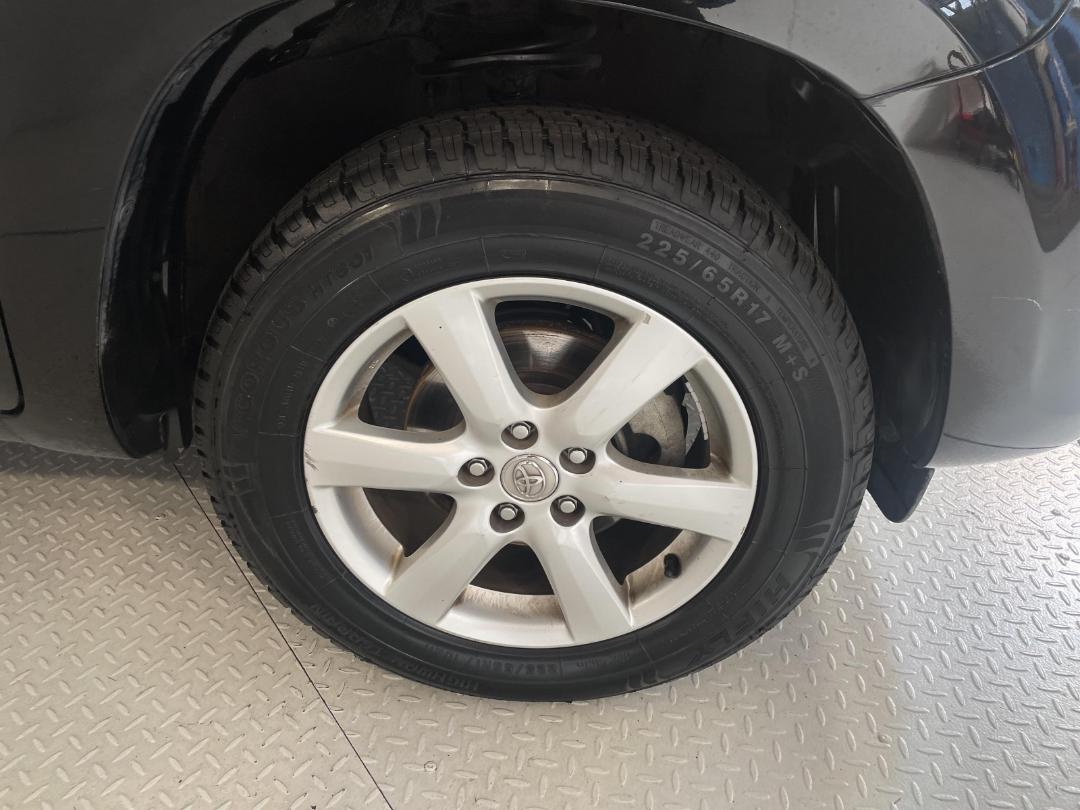 Photo '9' of Toyota Vanguard Photo '9' of Toyota Vanguard