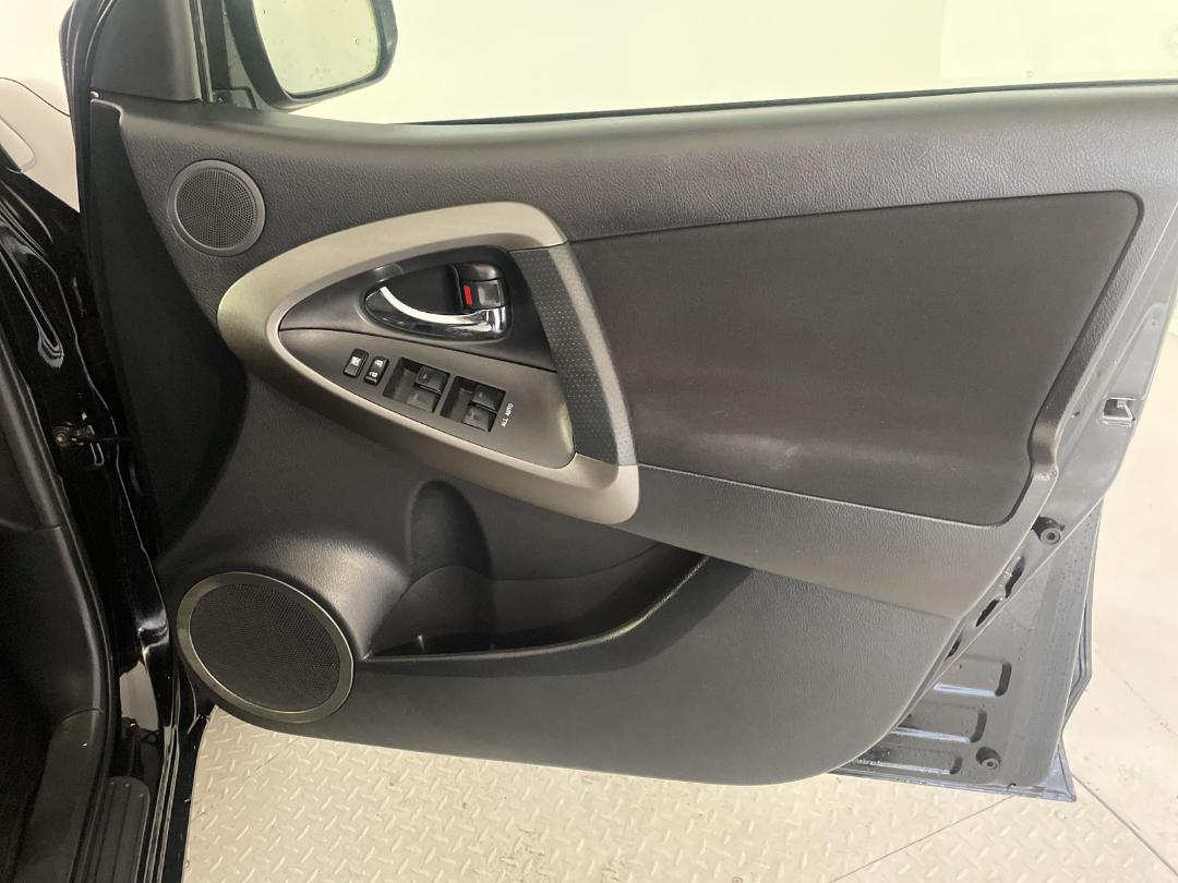 Photo '15' of Toyota Vanguard Photo '15' of Toyota Vanguard