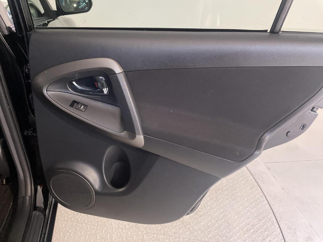 Photo '19' of Toyota Vanguard Photo '19' of Toyota Vanguard