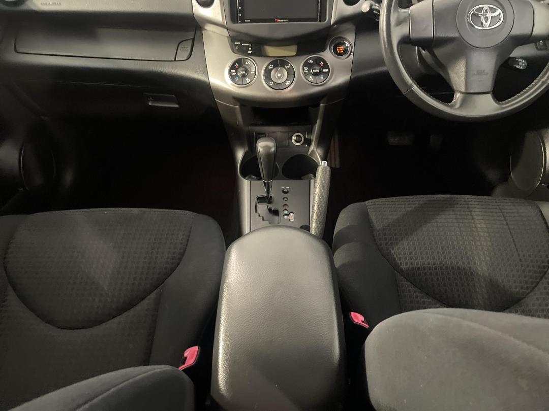 Photo '18' of Toyota Vanguard Photo '18' of Toyota Vanguard