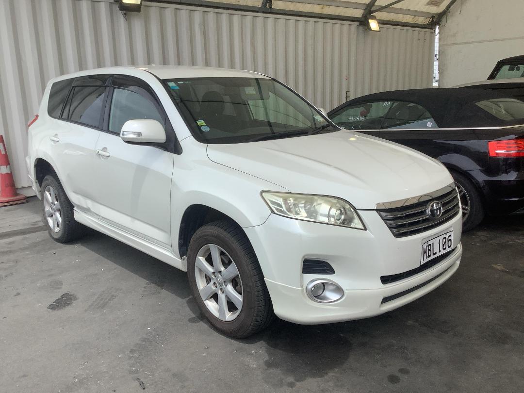 Photo '2' of Toyota Vanguard Photo '2' of Toyota Vanguard