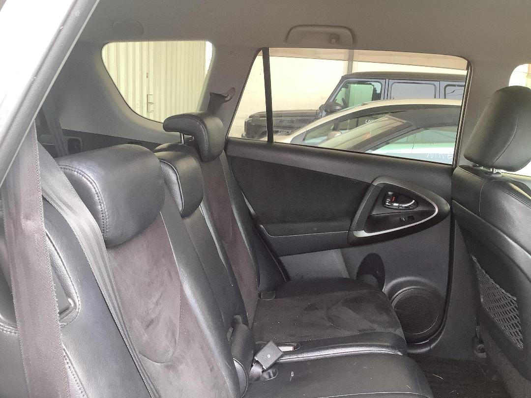 Photo '10' of Toyota Vanguard Photo '10' of Toyota Vanguard