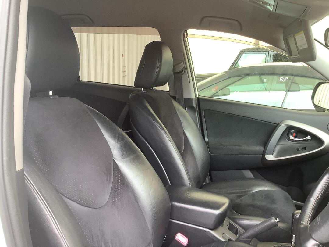 Photo '12' of Toyota Vanguard Photo '12' of Toyota Vanguard