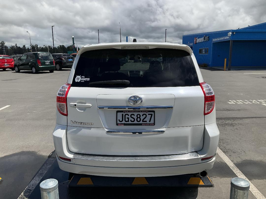 Photo '7' of Toyota Vanguard