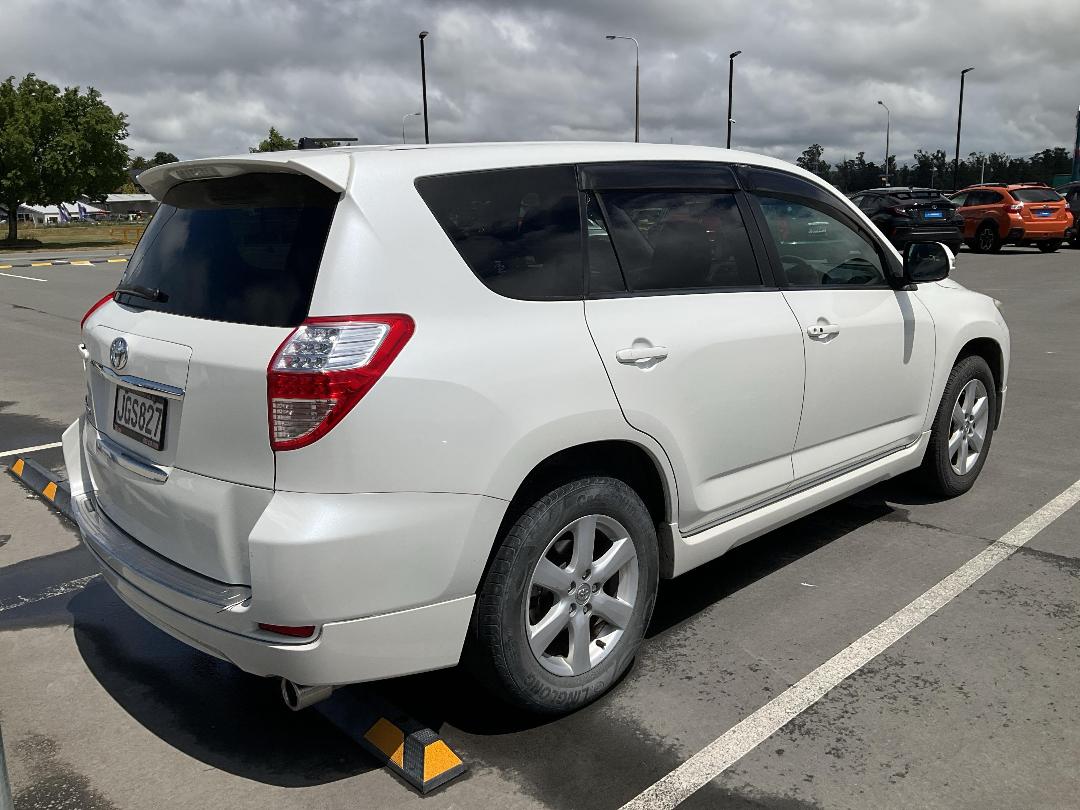 Photo '8' of Toyota Vanguard