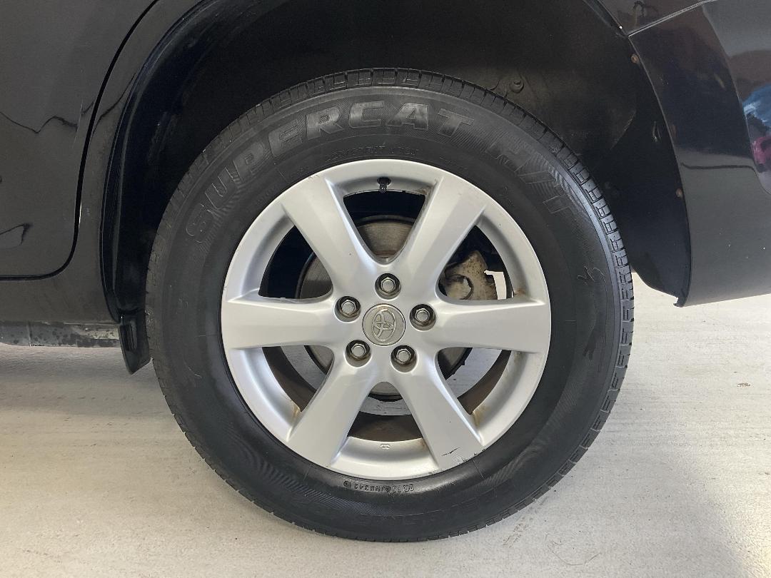 Photo '11' of Toyota Vanguard