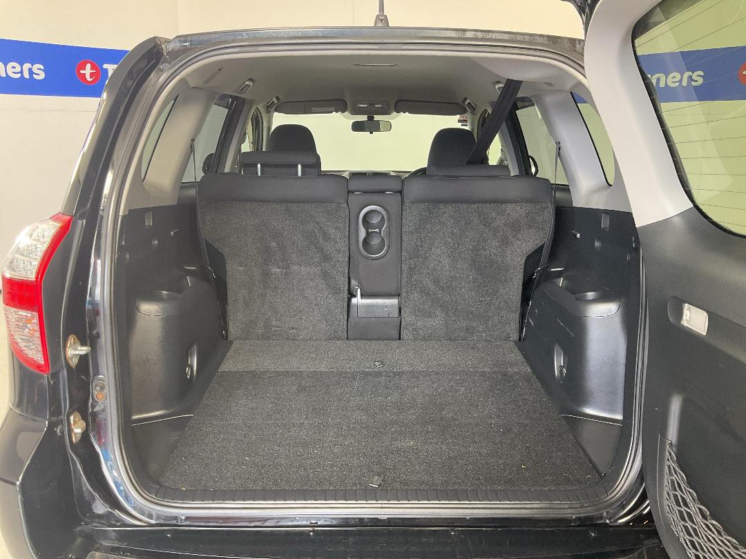 Photo '14' of Toyota Vanguard