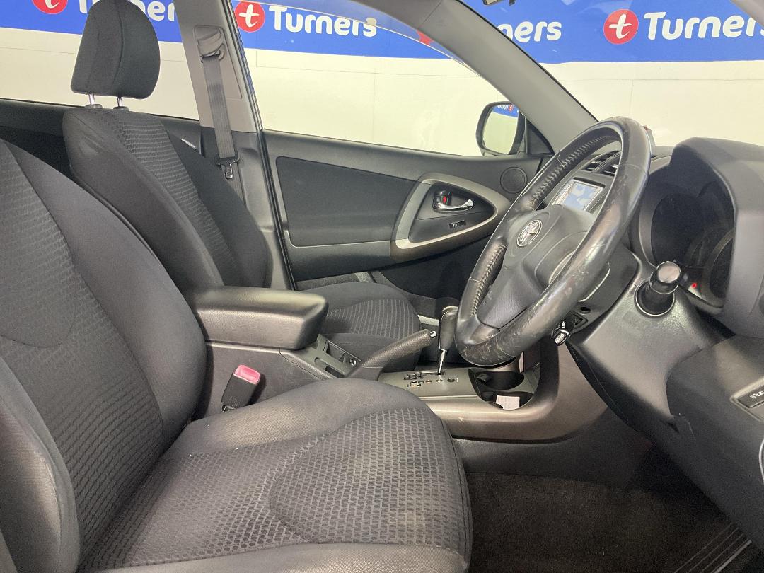 Photo '16' of Toyota Vanguard