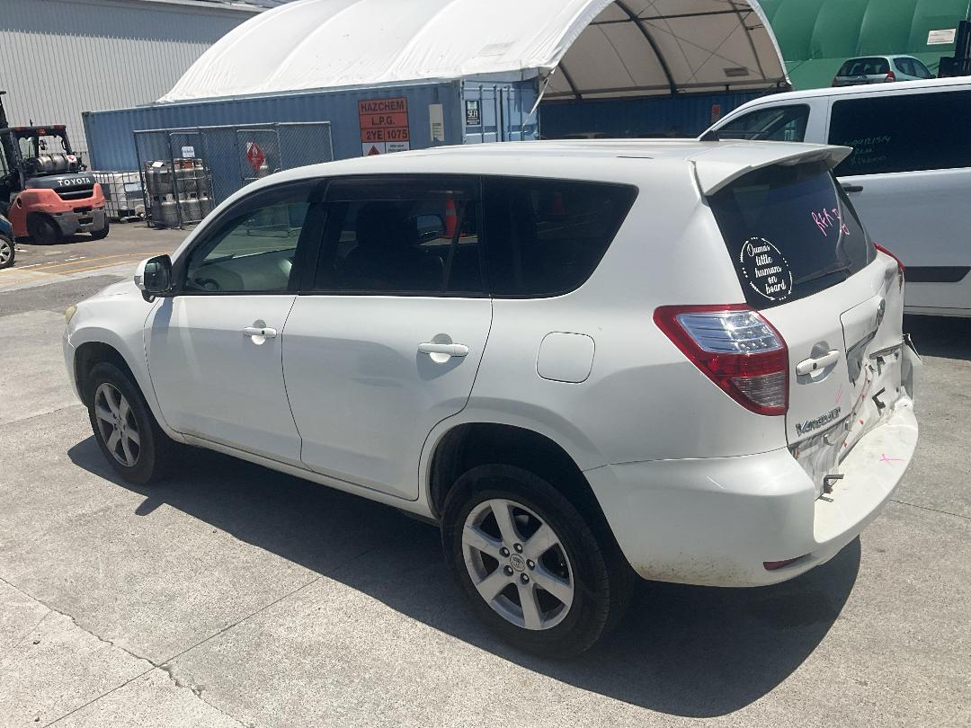 Photo '8' of Toyota Vanguard