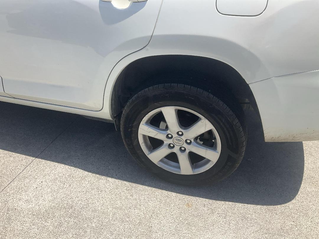 Photo '9' of Toyota Vanguard