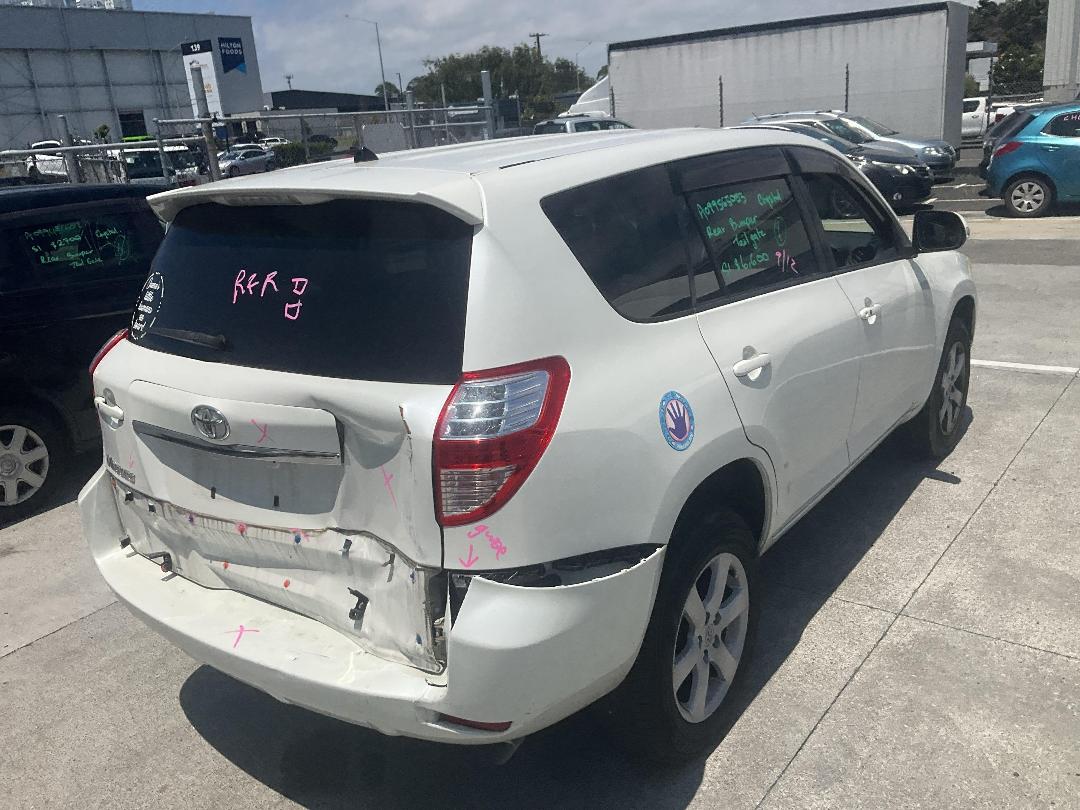 Photo '11' of Toyota Vanguard