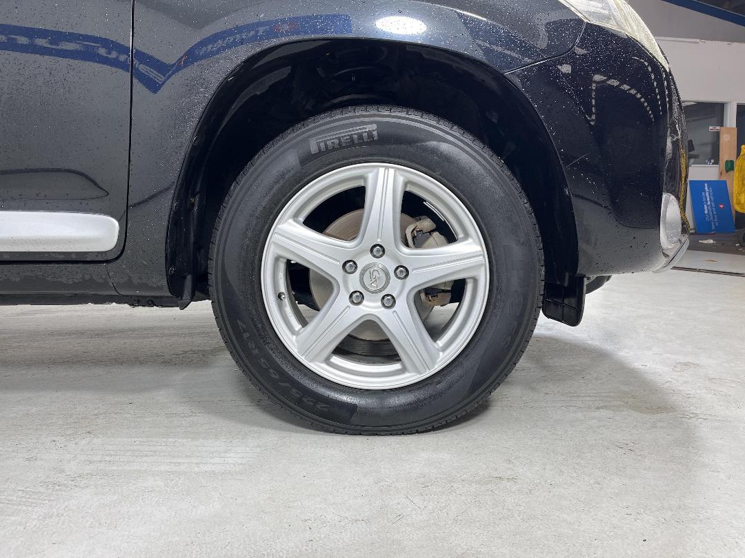 Photo '9' of Toyota Vanguard