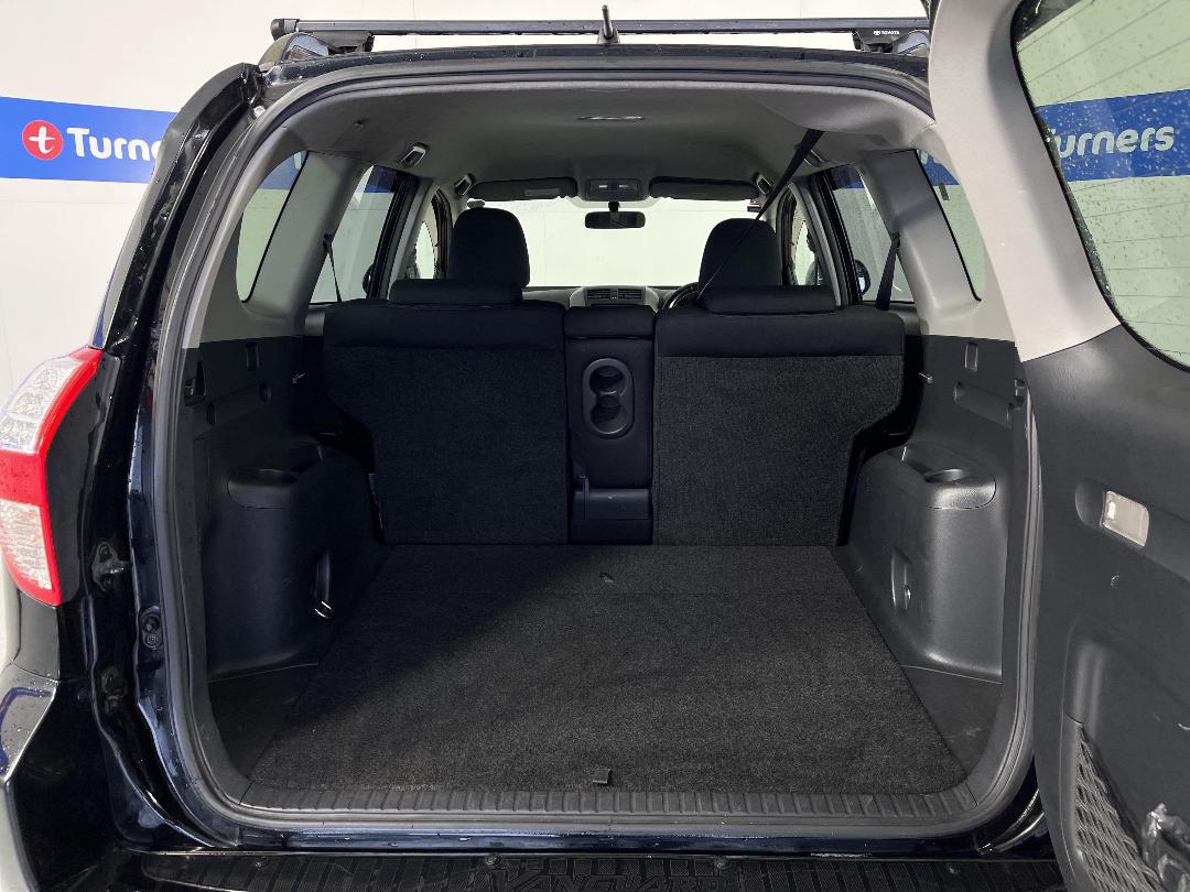 Photo '14' of Toyota Vanguard